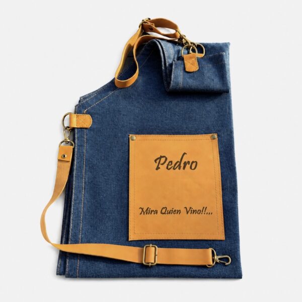 Delantal de Jeans con bolsillo de cuero grabado